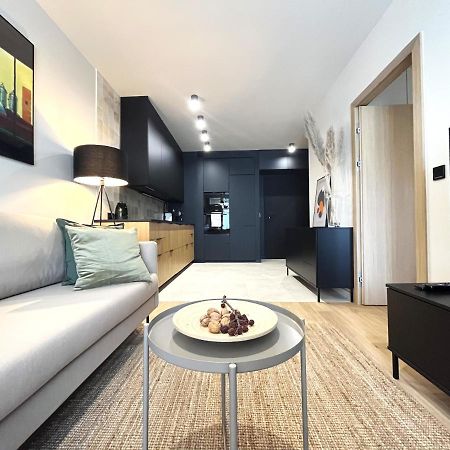 Wyszynskiego Apartment - Self Check-In 20H - Parking &Lift Breslávia Exterior foto