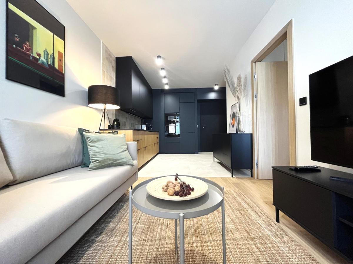 Wyszynskiego Apartment - Self Check-In 20H - Parking &Lift Breslávia Exterior foto