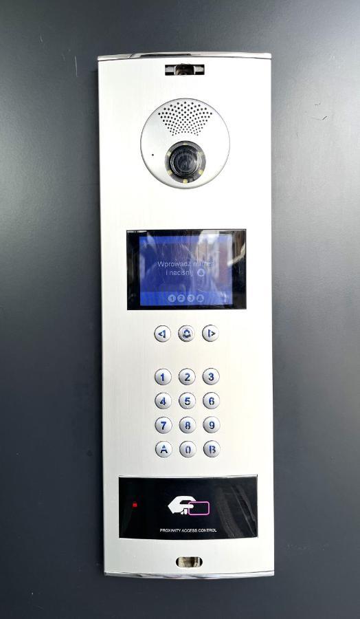 Wyszynskiego Apartment - Self Check-In 20H - Parking &Lift Breslávia Exterior foto