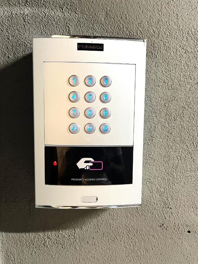 Wyszynskiego Apartment - Self Check-In 20H - Parking &Lift Breslávia Exterior foto